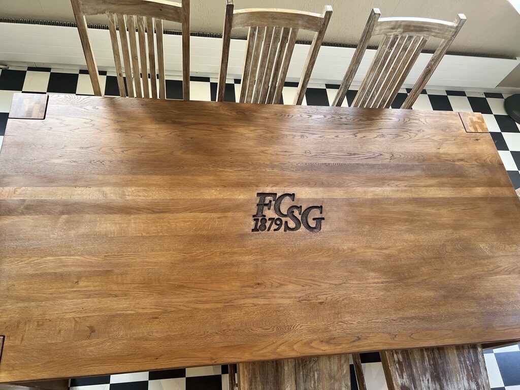 Ein Tisch für den FCSG Fan